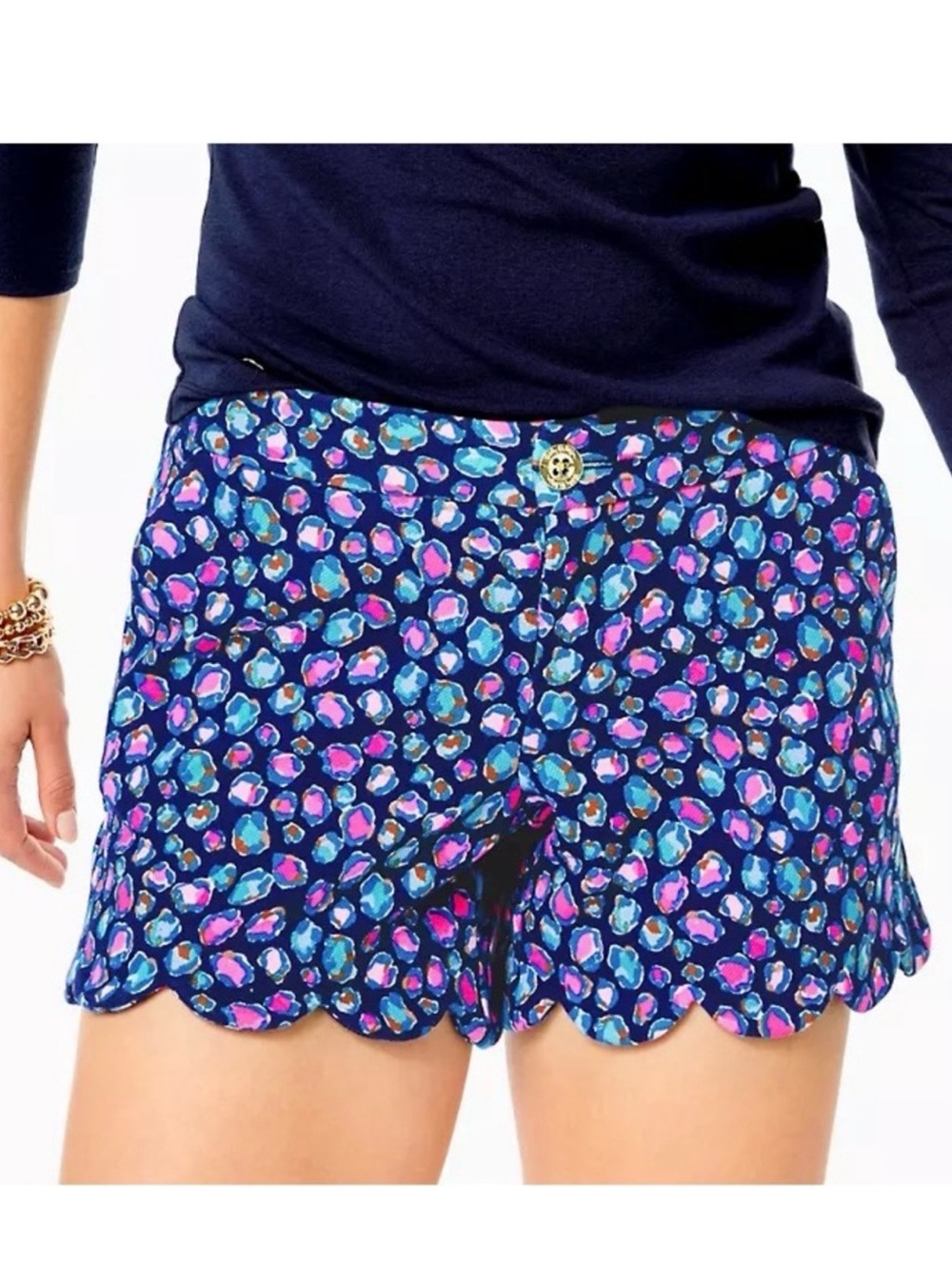 Lilly Pulitzer Buttercup Knit
Shorts in Low Tide Navy. Size 10.